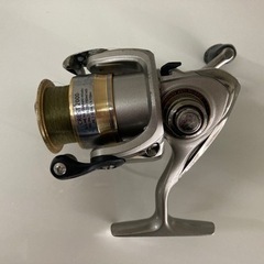 【釣具】ダイワ スピニングリール CREST 2000 中古 リ...