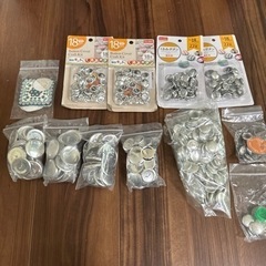 受け渡し決定くるみボタン　大量