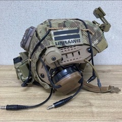 Crye Precision ヘルメット？ ヘッドセット 無線機 サバゲ ミリタリー 迷彩