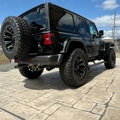jeep ジープ・ラングラーアンリミテッド　ルビコン　左　リフトアップ　ワイドボディーの画像