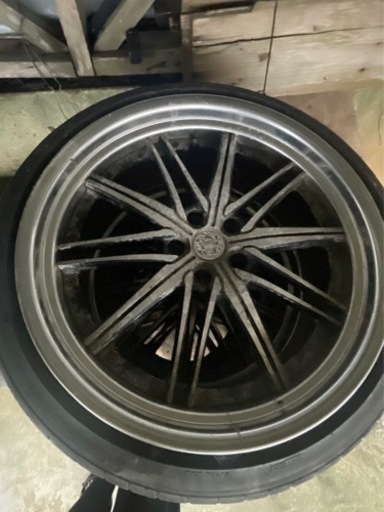 車のパーツ タイヤ、ホイール