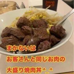 焼肉店のホールスタッフの画像