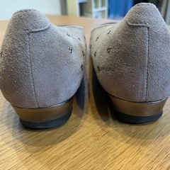 【ほぼ新品】スウェードパンプスの画像