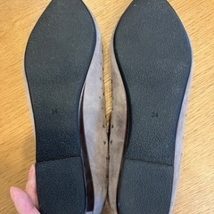 【ほぼ新品】スウェードパンプスの画像
