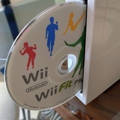 Wii本体　Wiiフィットプラス　バランスボード　ヌンチャク　 リモコン✖️②  センサーバーの画像