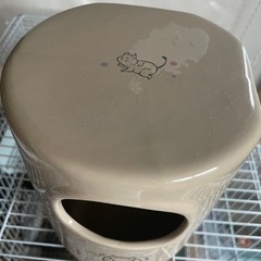 マルカン CASA デグーの砂浴びもできるハウスの画像