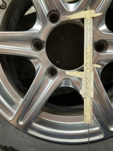 車のパーツ タイヤ、ホイール