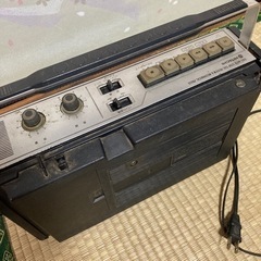 HITACHI TRK-5200 ラジオカセットテープレコーダーの画像