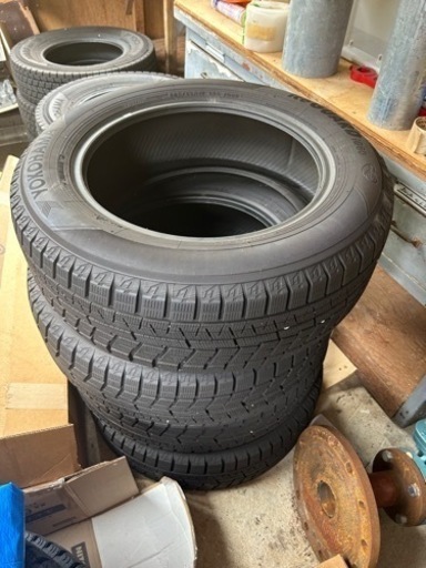 もうすぐ処分します。スタッドレスタイヤ 225/60 R17