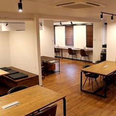 無料駐車場完備🅿️勉強に📚仕事に💻加古川で人気のコワーキングスペースSOLOTASU（ソロタス）です♪ - 加古川市
