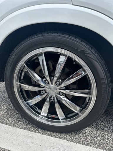 車のパーツ タイヤ、ホイール