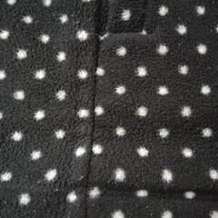 中古　プリントフリースフルジップジャケットＭ黒ユニクロUNIQLOの画像