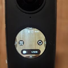 Insta360 one X2 本体、純正バッテリ- 3 枚, レンズキャップ、強化ガラス 1 枚の画像