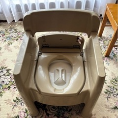 介護用ポータブルトイレの画像