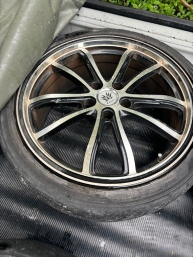 車のパーツ タイヤ、ホイール