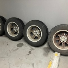 車のパーツ タイヤ、ホイールの画像