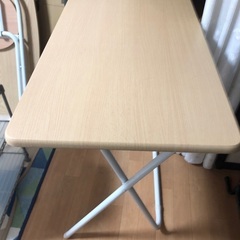 折りたたみテーブル、チェアセットの画像