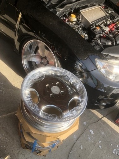 車のパーツ タイヤ、ホイール