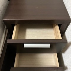 家具 ナイトテーブルの画像