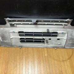 クリッパーバン DR17V のグレー純正フロントバンパー【引き取り限定】の画像