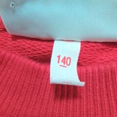 キッズ　子供　ラコステLACOSTE　トレーナー　サイズ140赤　男女兼用　未使用に近い　シミ汚れ無しの画像