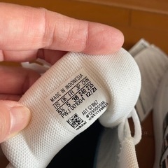 新品未使用　24cm アディダス　スニーカーの画像