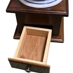 陶器製コーヒーミルの画像