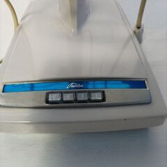 昭和レトロ扇風機とドライヤーの画像
