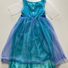 子ども服　エルサの服の画像