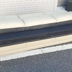 『好評完売御礼』事務所に隠れ家に作業場に自宅に重宝❗便利❗『三人がけのしっかりしたソファー』 ☆サイズ185✕90✕高さ100の画像