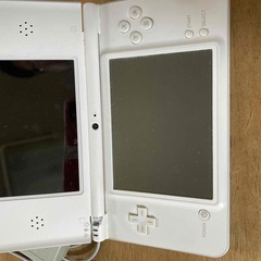 ニンテンドーＤＳi LＬ、ホワイトの画像