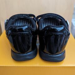 (355)【¥  1,500】(15.5cm)BK 黒 子供靴 キッズ ベビー おしゃれ靴 エナメル ハート お出かけ用 子供用品の画像