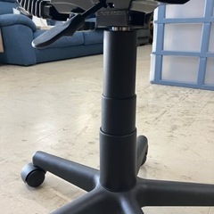 K2405-944 オフィスチェア WR-004ブルー 昇降確認済 キズ、汚れ有①の画像