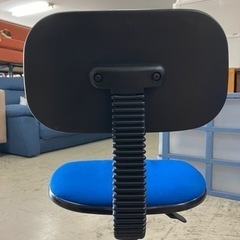 K2405-944 オフィスチェア WR-004ブルー 昇降確認済 キズ、汚れ有①の画像