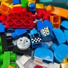 収納バッグ付き！メガブロック 173ピース(トーマス入り)の画像