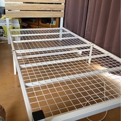 家具 ベッド ヘッド木製シングルベッド　コンセント2口