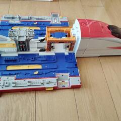 大きな新幹線の画像