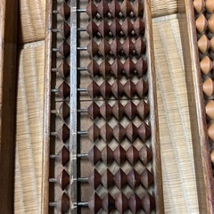 大きなレトロな昭和のそろばんの画像