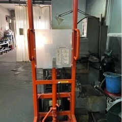【値下げしました‼️】【定価317,200円】をくだ屋技研 手動式パワーリフター エコノミータイプ（積載荷重500㎏）の画像