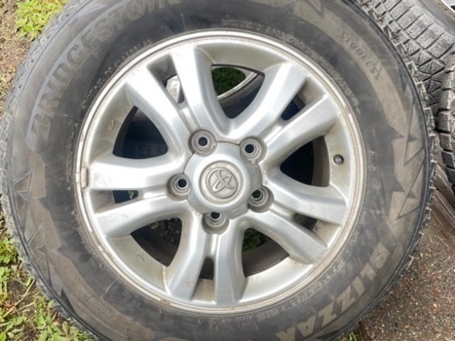 車のパーツ タイヤ、ホイール