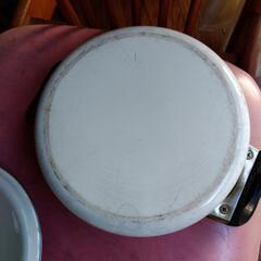 レトロなホーローのお鍋　生活雑貨 調理器具の画像