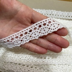 手芸用品　レース　リボン３０メートルほどの画像