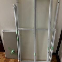 【終了しました】　取りに来てくださる方限定　棚付きガラスデスク差し上げます【少々難あり】の画像