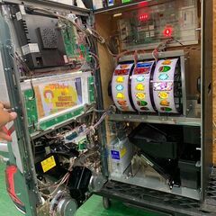 【愛品倶楽部柏店】オーイズミ ひぐらしのなく頃に祭2 カケラ遊び編 6号機 AT スロット実機の画像