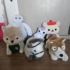 多種多様のぬいぐるみたち