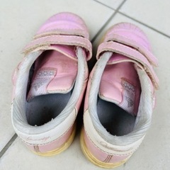 adidas  スニーカー　子供用シューズの画像