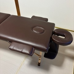 【美品】　軽量マッサージベッド　折りたたみ式の画像