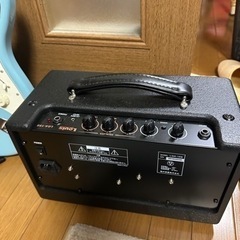 エレキギターとアンプの画像