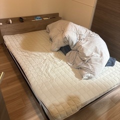 6/18取引希望　使用期間1年半程度:ローベッド マットレス付き...