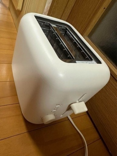白いパン焼き用トースター